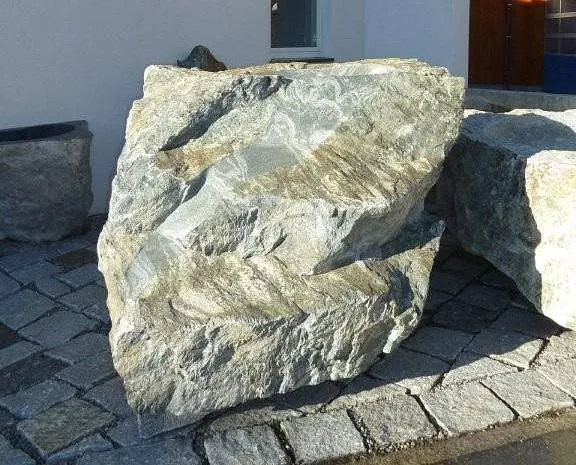 Steinbrunnen